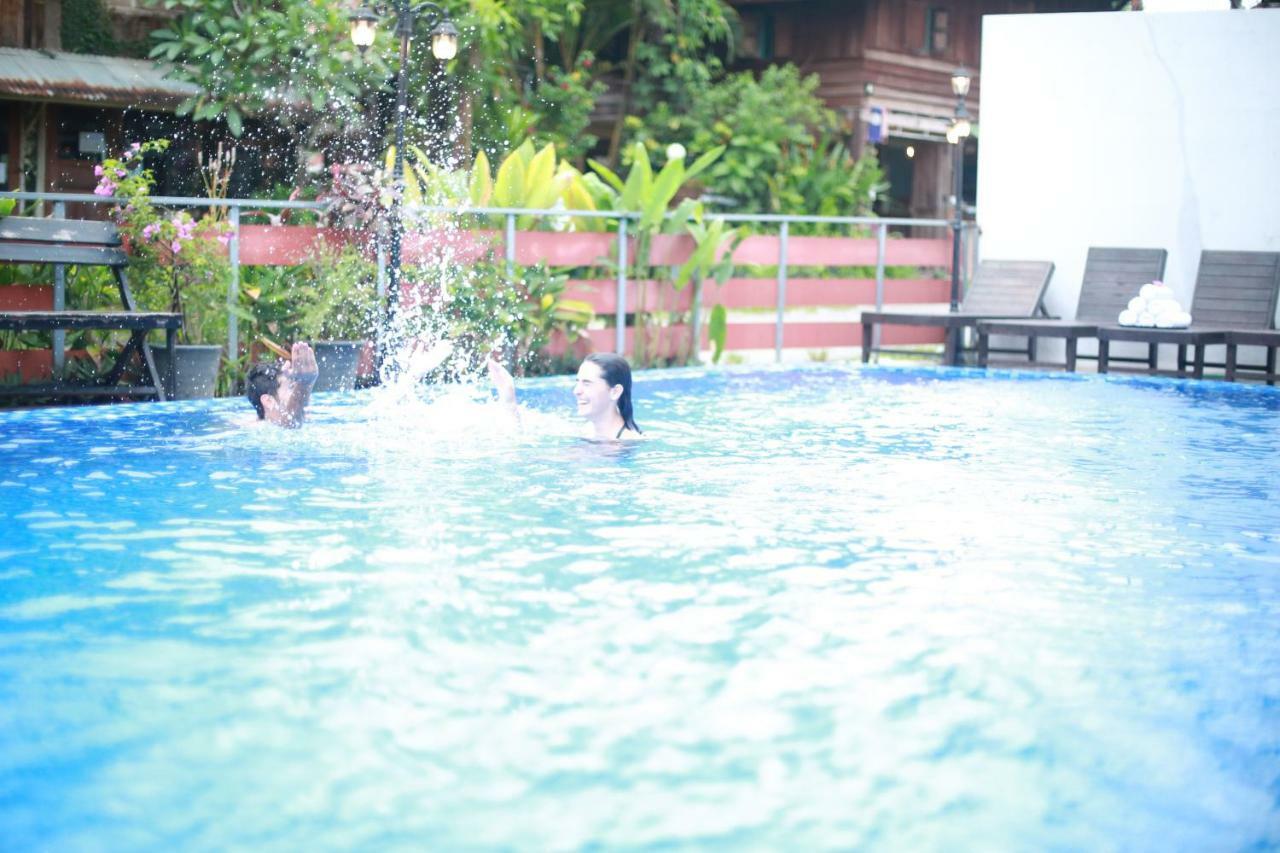 Vang Vieng Victory Hotel Bagian luar foto